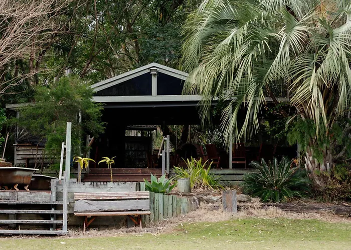 Tuckeroo Cottages & Gardens - Blue Wren & Kookaburra